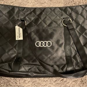 Audi tote